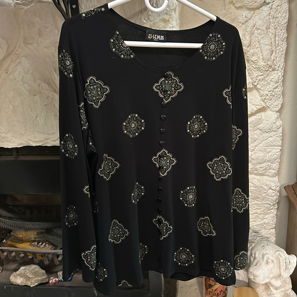 Black lightweight Esse Plus blouse with detailing size 3X